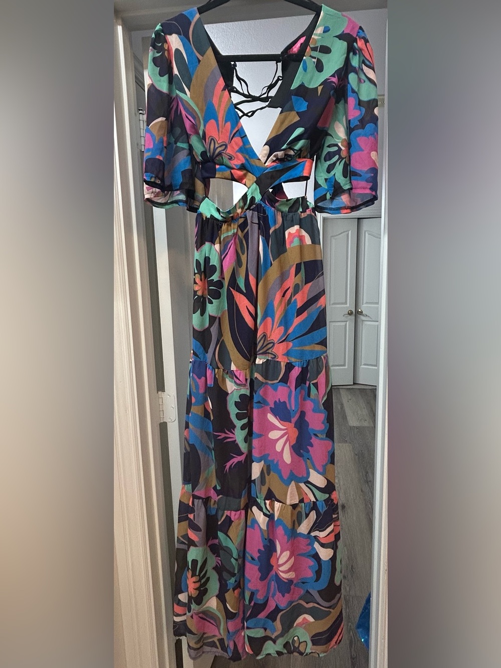 Flying Tomato Cut-out Tropical Print Maxi Dress